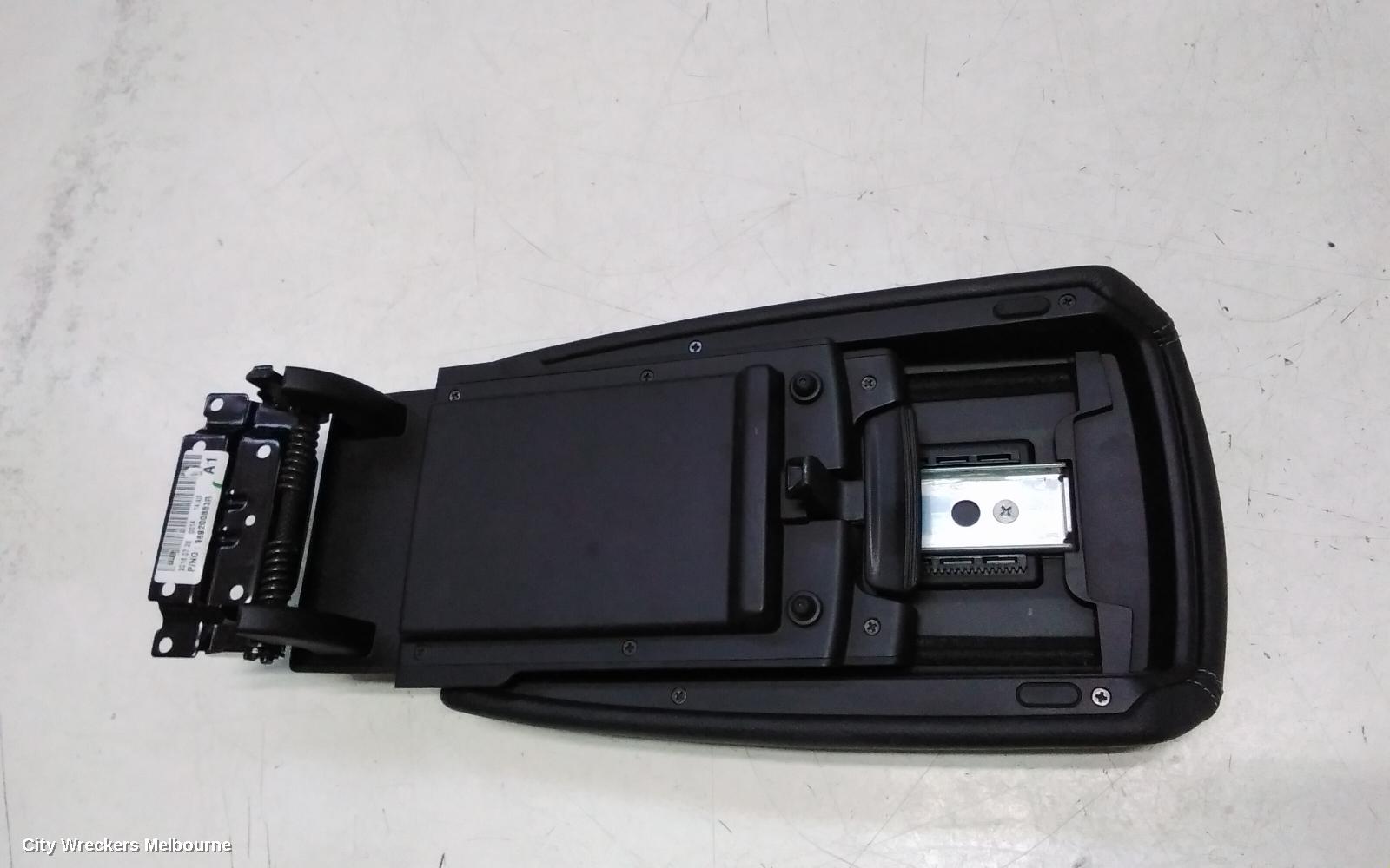 RENAULT KALEOS CONSOLE, XZG, 05/2016 ONWARDS - Image 3
