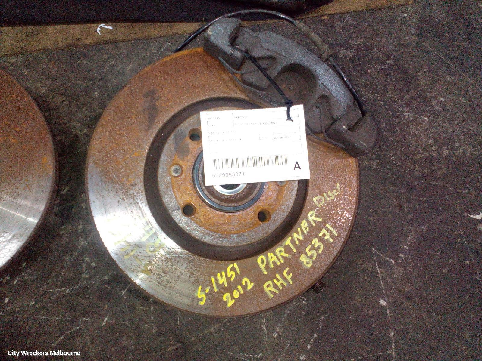 PEUGEOT PARTNER RIGHT FRONT HUB ASSEMBLY, VAN 09/2008 - 01/2015 - Image 1