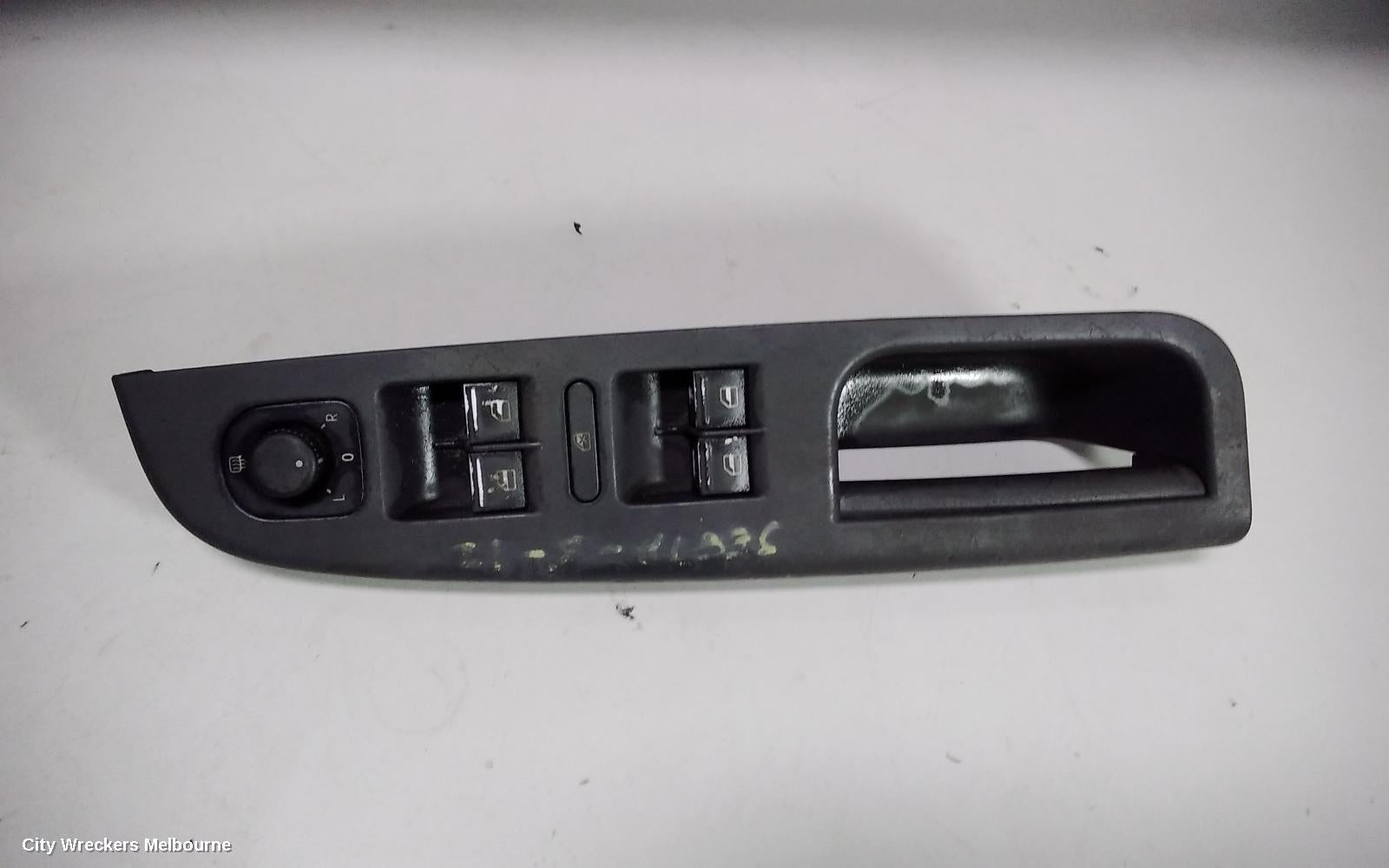 VOLKSWAGEN JETTA PWR DR WIND SWITCH, RH FRONT (MASTER SWITCH), 4 SWITCHES TYPE, 1KM, 02/2006 - 07/2011 - Image 1