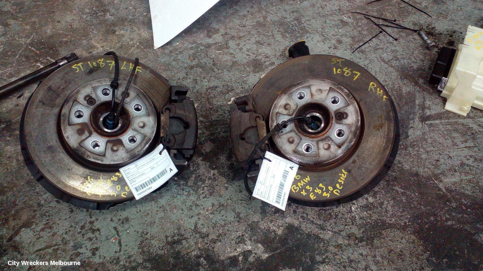 BMW X3 RIGHT FRONT HUB ASSEMBLY, E83, 06/2004 - 11/2010 - Image 1