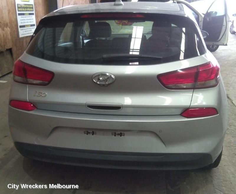 HYUNDAI I30 GRILLE, RADIATOR GRILLE, NON CHROME INSERT, NON PARK ASSIST TYPE, PD, HATCH (S. KOREA VIN KMHH), GO/ACTIVE, 03/2017 - 08/2020 - Image 3