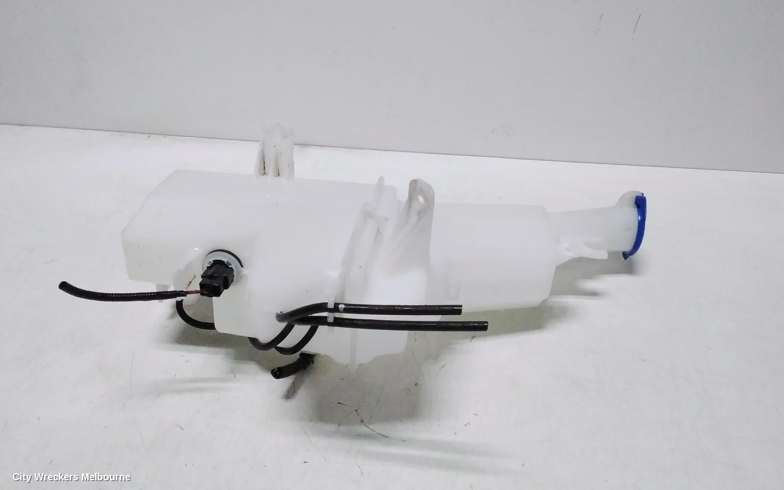 KIA SPORTAGE WASHER BOTTLE, QL, NON H/LAMP WASHER TYPE, 10/2015 - 08/2021 - Image 1