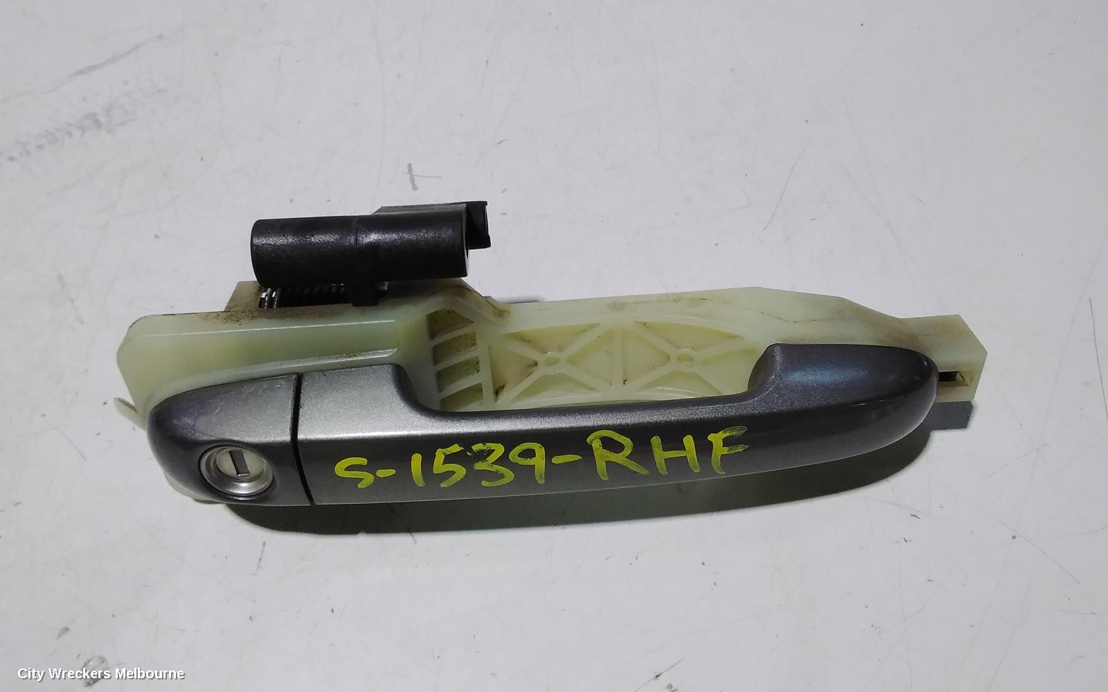 KIA CERATO DOOR HANDLE, OUTER, RH FRONT, COLOUR CODED, TD, 10/2008 - 03/2013 - Image 2