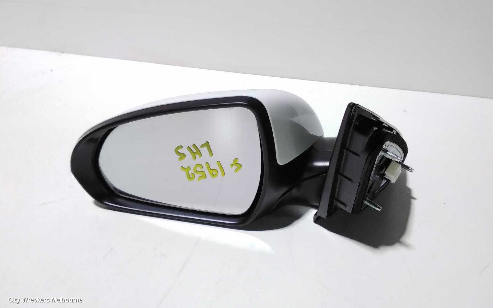 HYUNDAI I30 LEFT DOOR MIRROR, PD, HATCH (S.KOREA VIN KMHH), POWER FOLD, W/ INDICATOR, NON BLIND SPOT TYPE, 03/2017 ONWARDS - Image 1