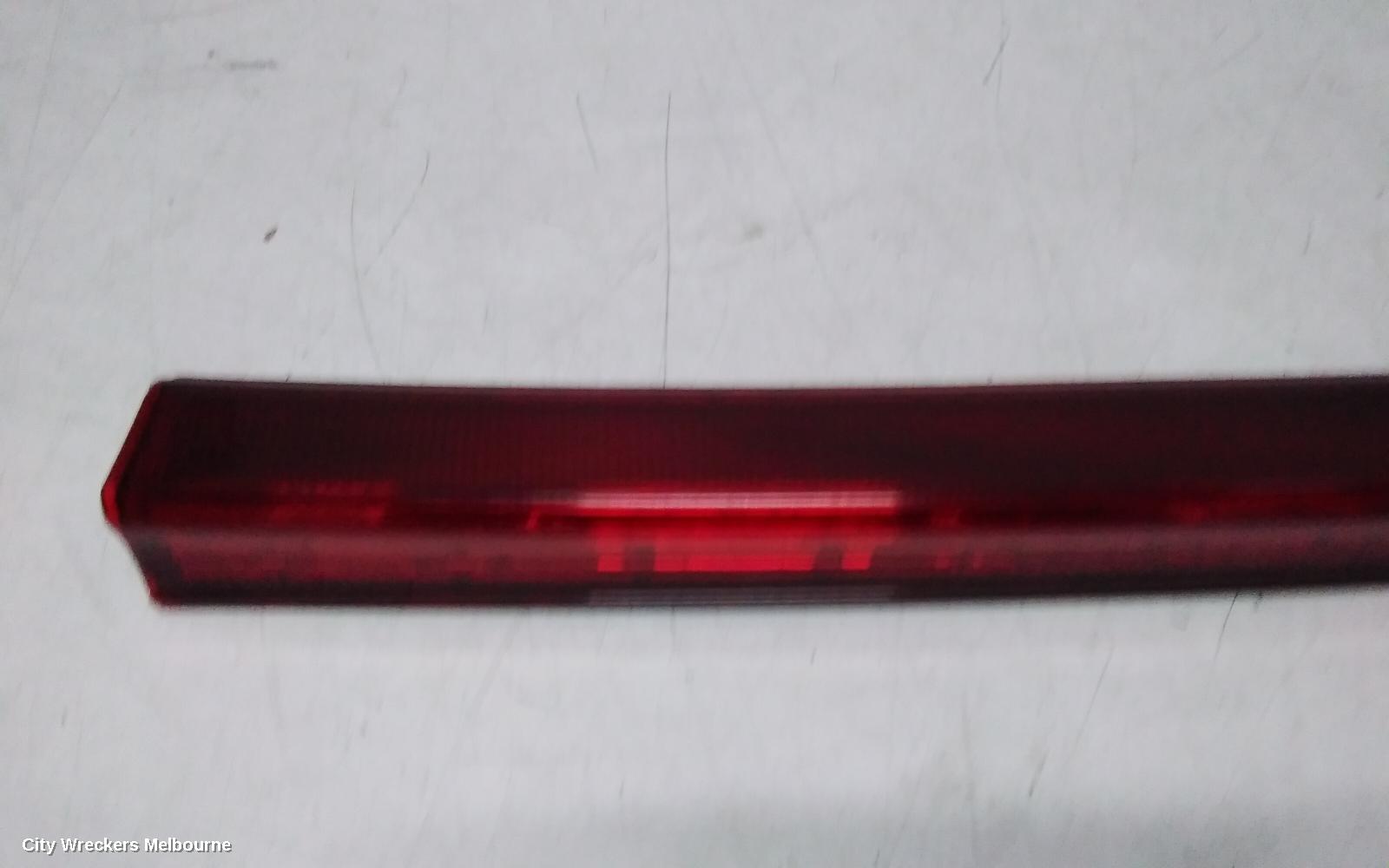 TOYOTA ESTIMA REAR GARNISH, TAILGATE LAMP (CENTRE), LENS# 28-194, RED, XR50, 05-19 (IMPORT) - Image 3