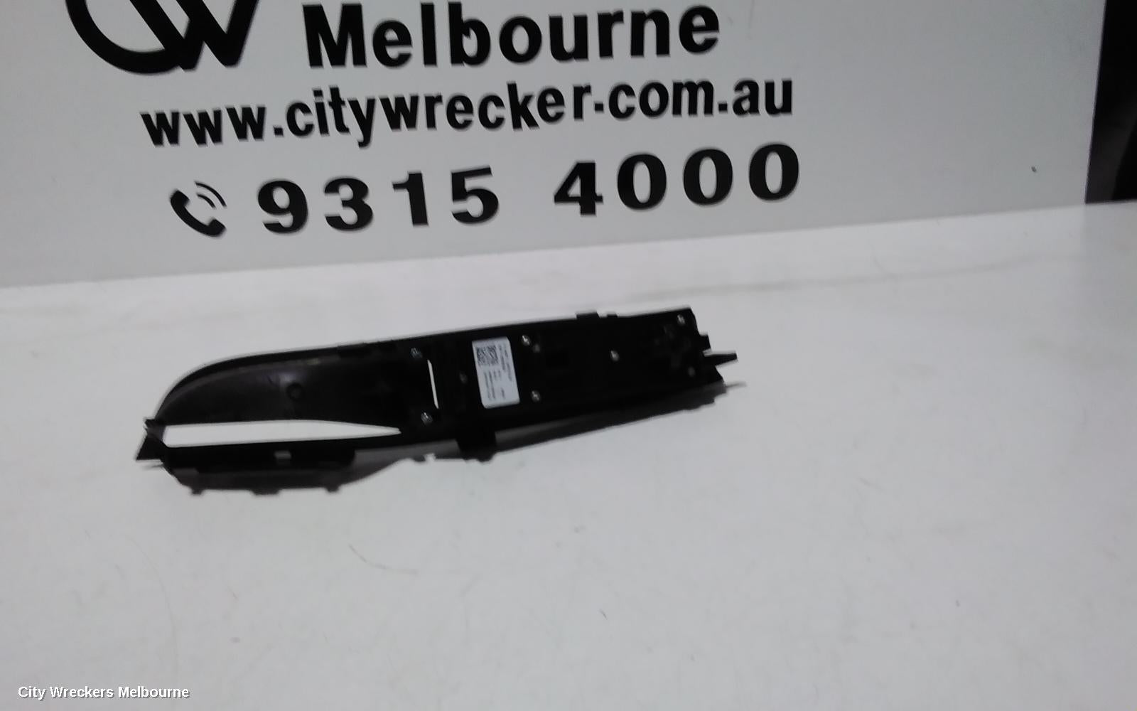 FORD FOCUS PWR DR WIND SWITCH, RH FRONT (MASTER SWITCH), LW, MANUAL FOLD, NON CHROME INSERT TYPE, 05/2011 - 08/2015 - Image 2