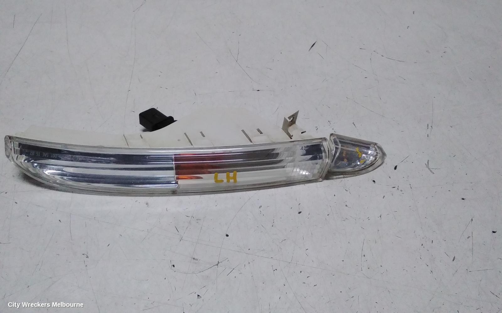 VOLKSWAGEN PASSAT LEFT INDICATOR/FOG/SIDE, BUMPER FOGLAMP, 3C/MK6 B7, SEDAN/WAGON/ALLTRACK, W/ DAYTIME RUNNING LAMP, 09/2010 - 05/2015 - Image 1