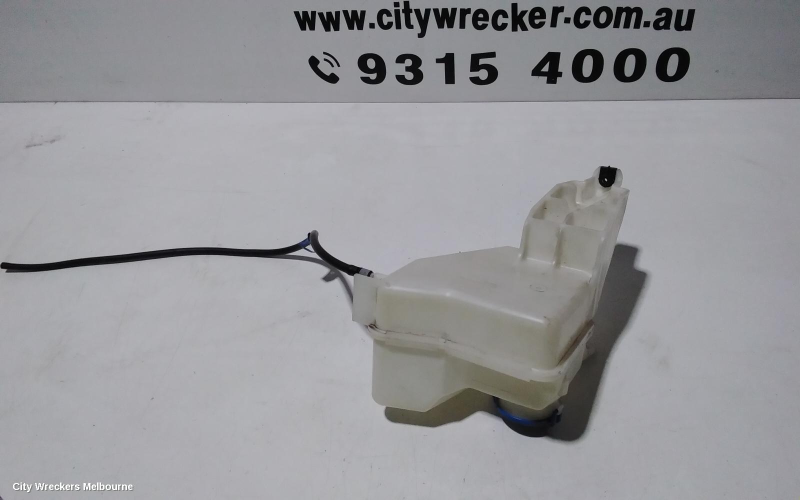 LAND ROVER RANGEROVER SPORT WASHER BOTTLE, L494, W/ H/LAMP WASHERS TYPE, 06/2013 ONWARDS - Image 3
