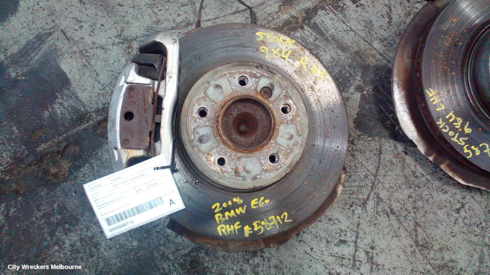 BMW 5 SERIES RIGHT FRONT HUB ASSEMBLY, E60, 10/2003 - 04/2010 - Image 1