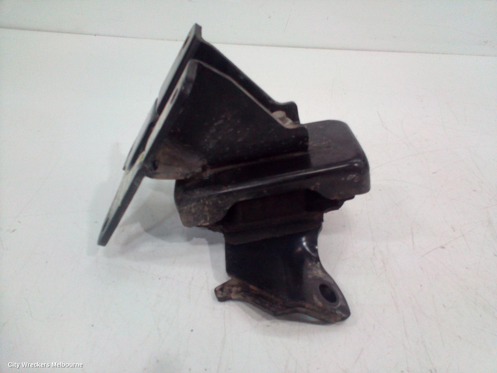 LDV T60 MOUNT, ENGINE MOUNT (RH SIDE), DIESEL, 2.8, TURBO, SK8C, 07/2017 - 08/2021 - Image 2