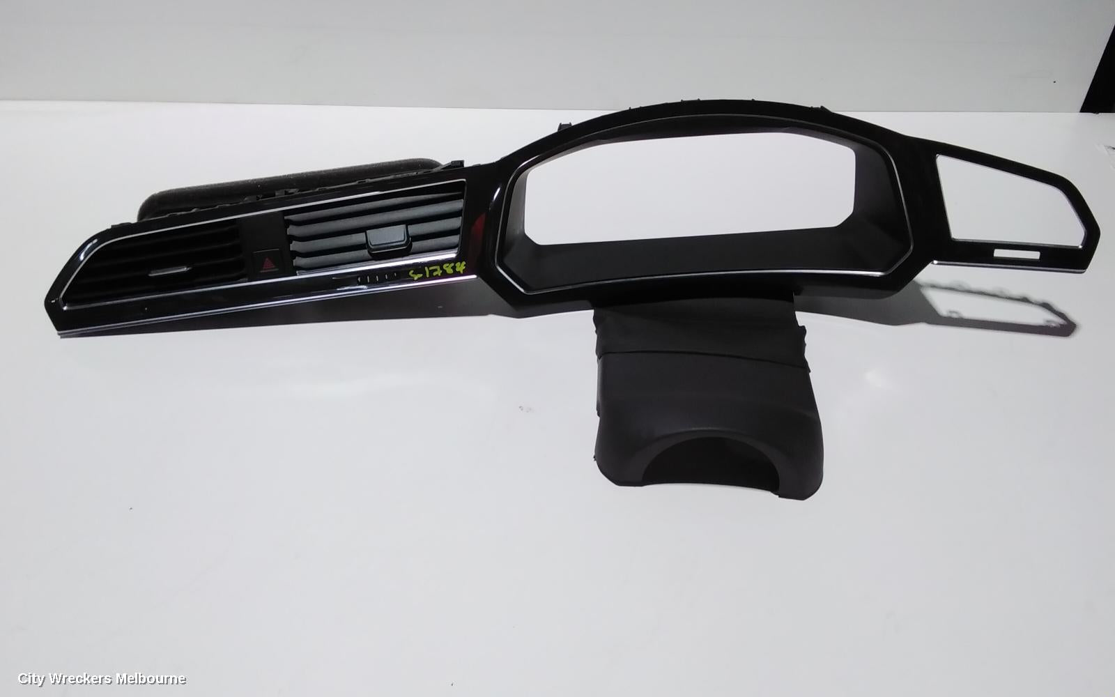 VOLKSWAGEN TIGUAN, 5NA, 06/2016 - 02/2024, CENTER AIRVENT $CLASTER SUROUND: 84739 - Image 1