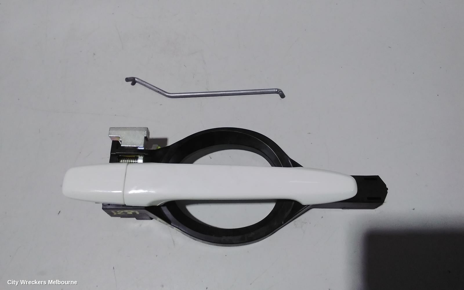MITSUBISHI ASX DOOR HANDLE, OUTER, RH REAR, COLOUR CODED, XA-XD, 05/2010 ONWARDS - Image 2