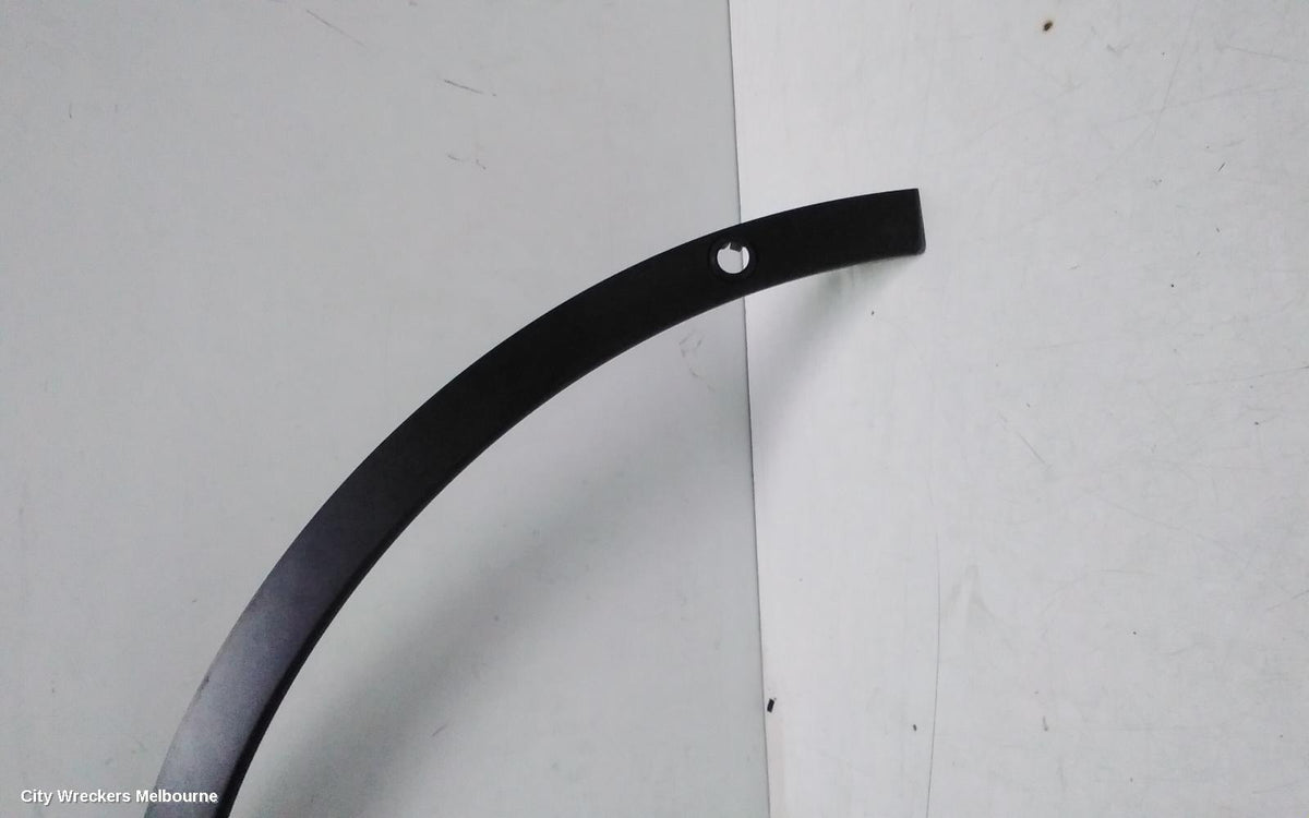 LAND ROVER DISCOVERY WHEEL ARCH FLARE, L462, RH FRONT, W/ PARK SENSOR TYPE, MATTE BLACK, 12/2016 ONWARDS - Image 3