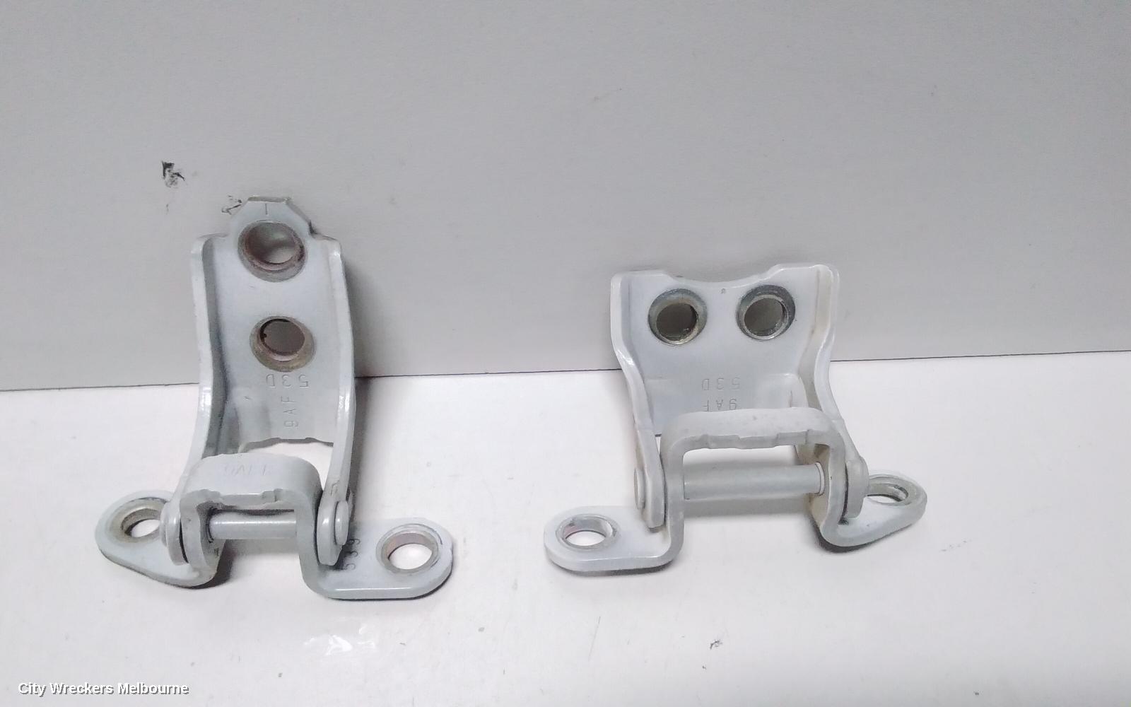 HONDA HRV DOOR HINGE/RUNNER, RU, 12/2014 - 10/2021 - Image 2
