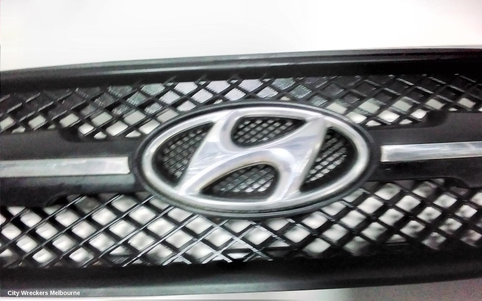 HYUNDAI TUCSON GRILLE, RADIATOR GRILLE, 08/2004 - 06/2008 - Image 3