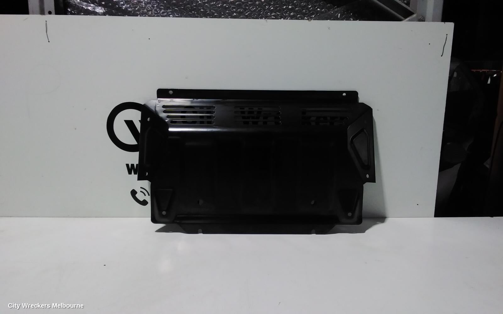 MITSUBISHI TRITON ENGINE COVER, DIESEL, 2.4, 4N15, MQ-MR, 04/2015 ONWARDS - Image 3