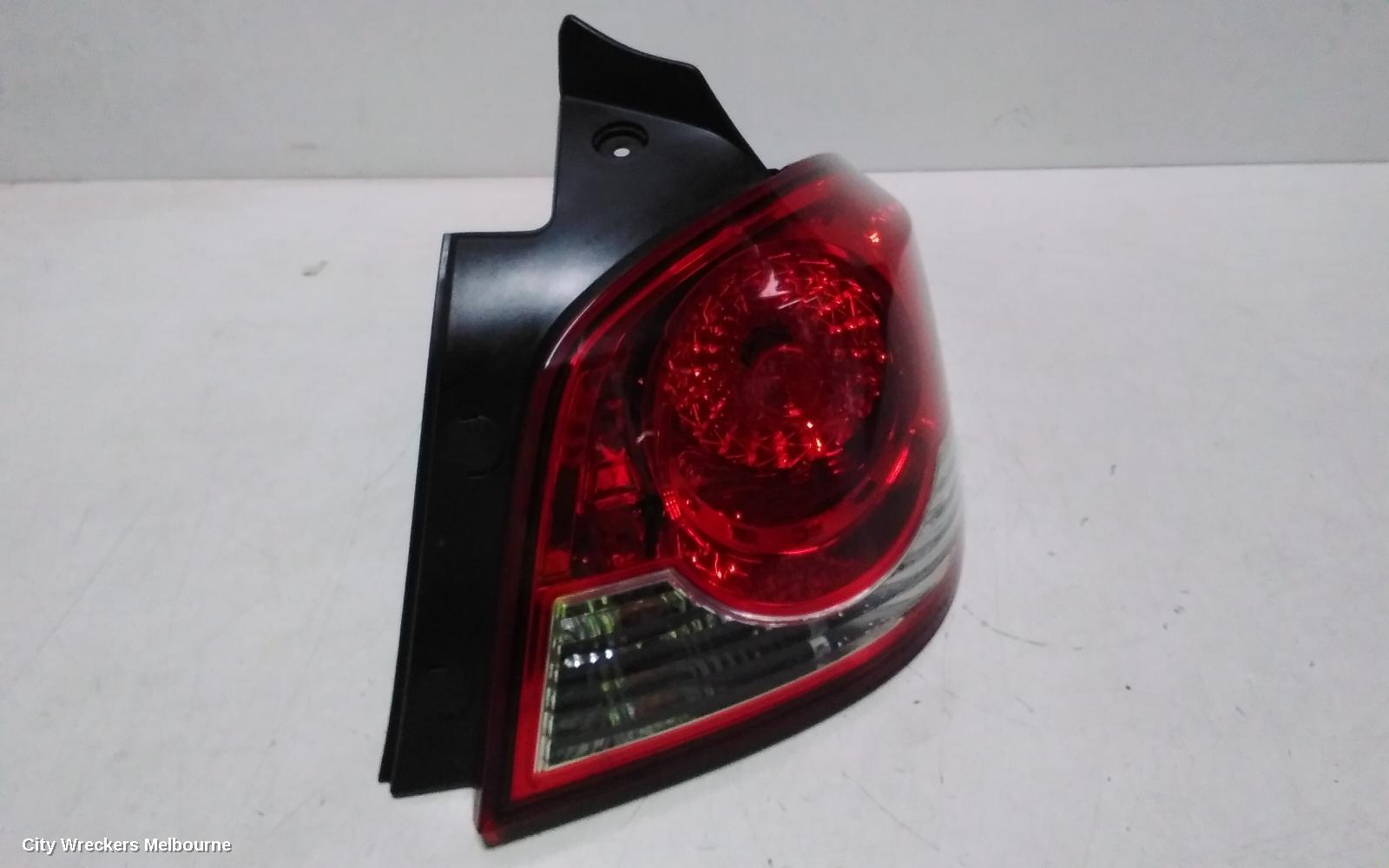 HOLDEN CRUZE RIGHT TAILLIGHT, JH, HATCH, IN BODY, 03/2011 - 01/2017 - Image 3