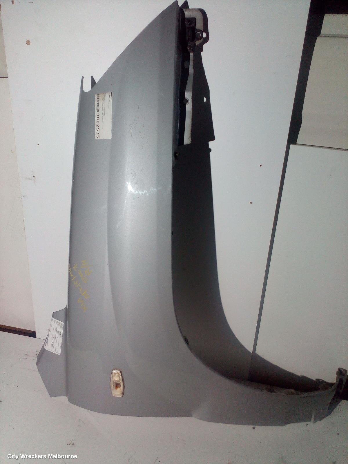 KIA SPORTAGE RIGHT GUARD, KM, NON MOULD TYPE, 08/2004 - 06/2010 - Image 2