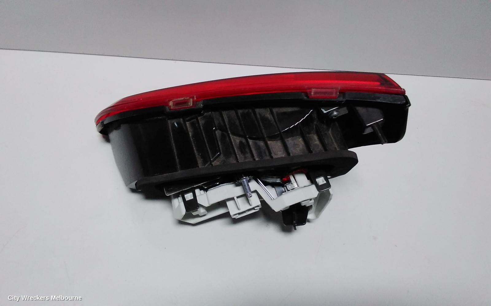 VOLKSWAGEN GOLF REAR GARNISH, TAILGATE LAMP (LH SIDE), GEN 7, HATCH, 03/2013 - 03/2017 - Image 3