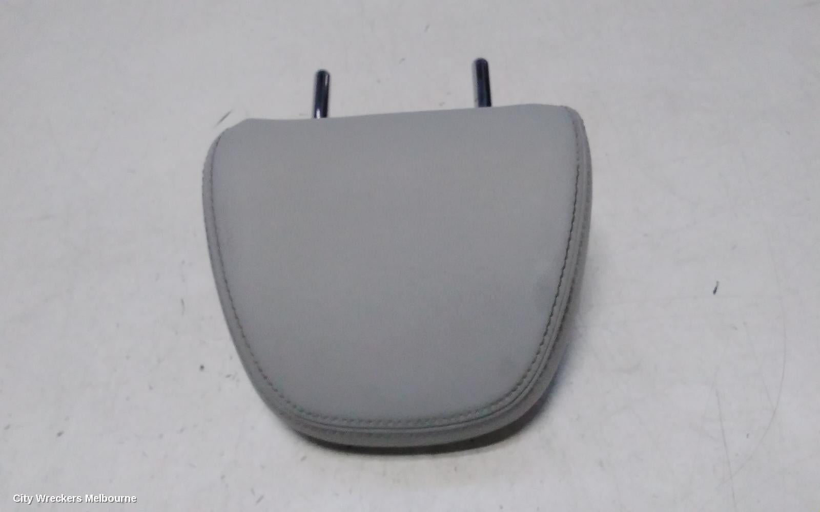 MITSUBISHI OUTLANDER HEADREST, LH REAR 2ND ROW, LEATHER, LIGHT GREY, ZM, 08/2021 ONWARDS - Image 2