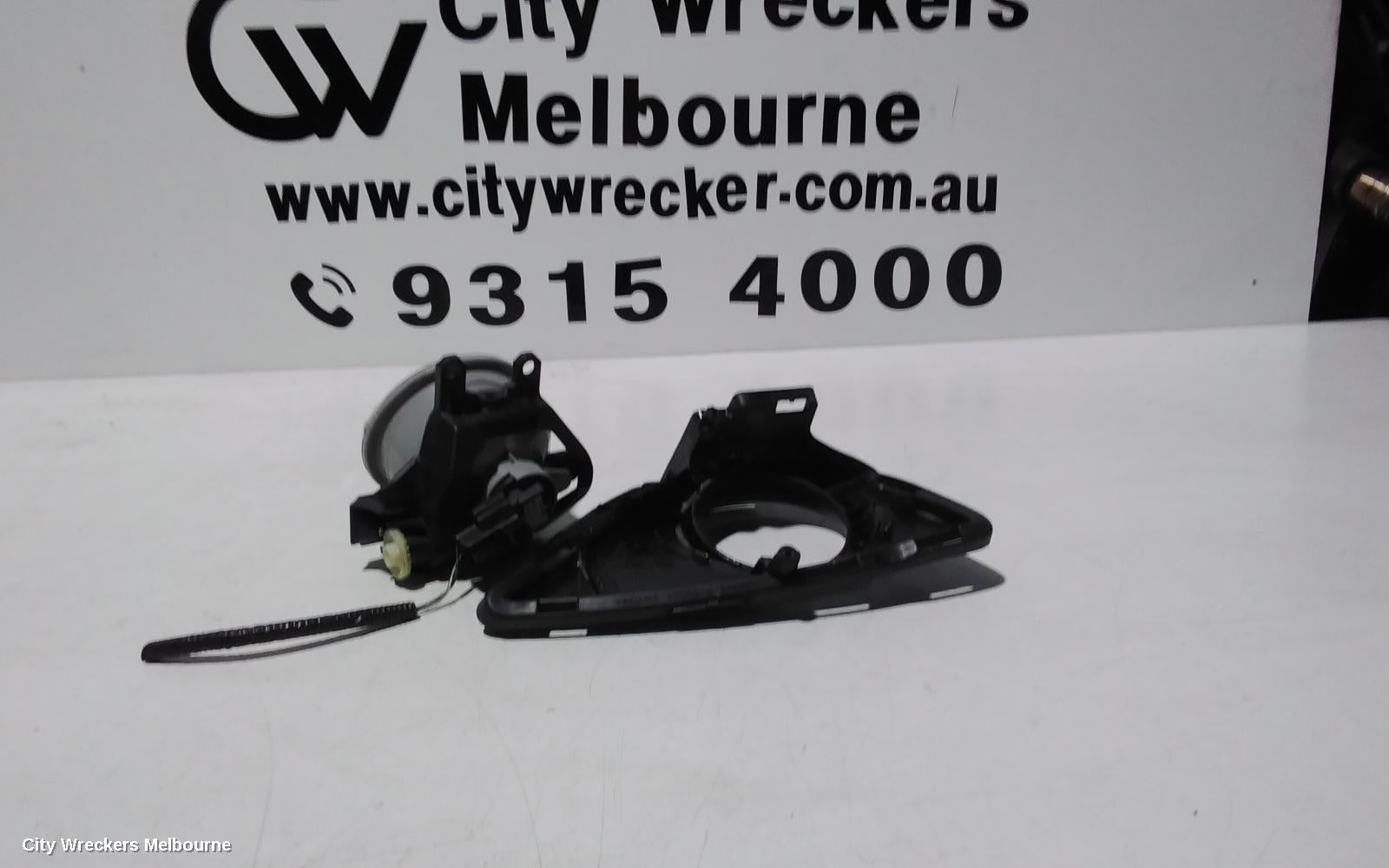 TOYOTA COROLLA LEFT INDICATOR/FOG/SIDE, BUMPER FOGLAMP, ZRE182R, HATCH, 10/2012 - 03/2015 - Image 2