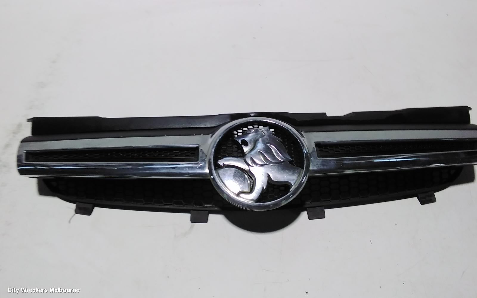 HOLDEN COMMODORE GRILLE, RADIATOR GRILLE, VE, SEDAN/WAGON, BERLINA/LUMINA, CHROME, 08/2006 - 08/2010 - Image 3