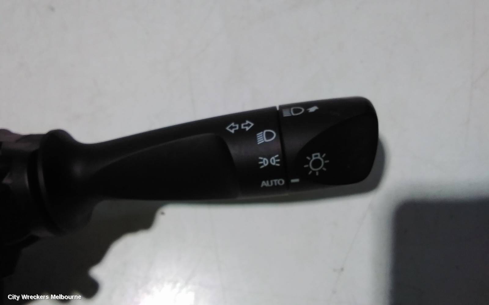 TOYOTA HILUX COMBINATION SWITCH, FLASHER SWITCH, NON FOGLAMP TYPE, 09/2015 ONWARDS - Image 3