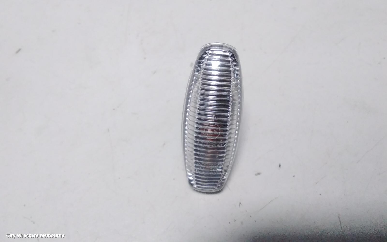 TOYOTA HILUX RIGHT INDICATOR/FOG/SIDE, GUARD FLASHER (REPEATER), 09/2015 ONWARDS - Image 3