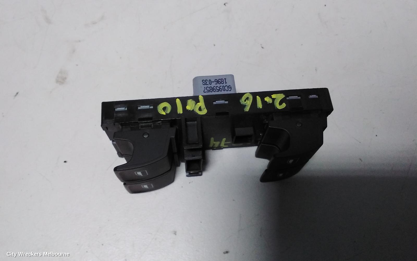 VOLKSWAGEN POLO PWR DR WIND SWITCH, RH FRONT (MASTER SWITCH), 6R, 05/2014 - 09/2017 - Image 3