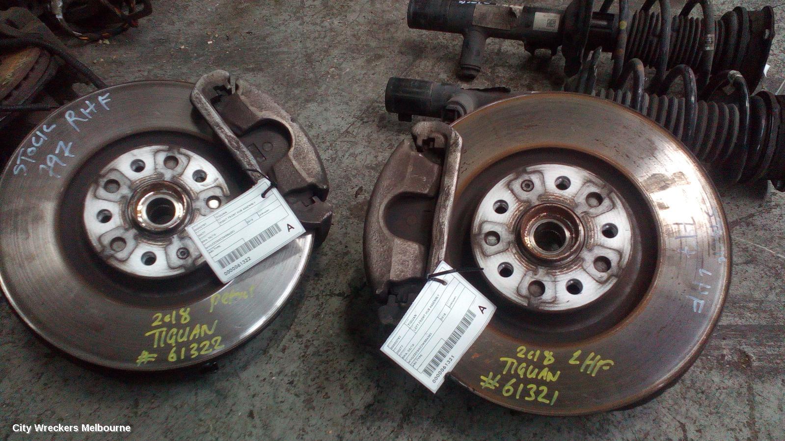 VOLKSWAGEN TIGUAN LEFT FRONT HUB ASSEMBLY, 5NA, 06/2016 - 02/2024 - Image 2