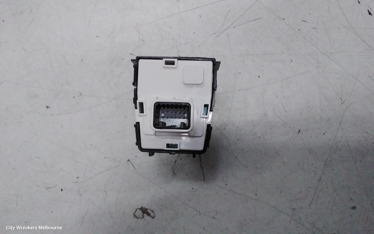 KIA CERATO, BD, MIRROR SWITCH, W/ POWER FOLD TYPE, 04/2018 - 09/2024 - Image 3