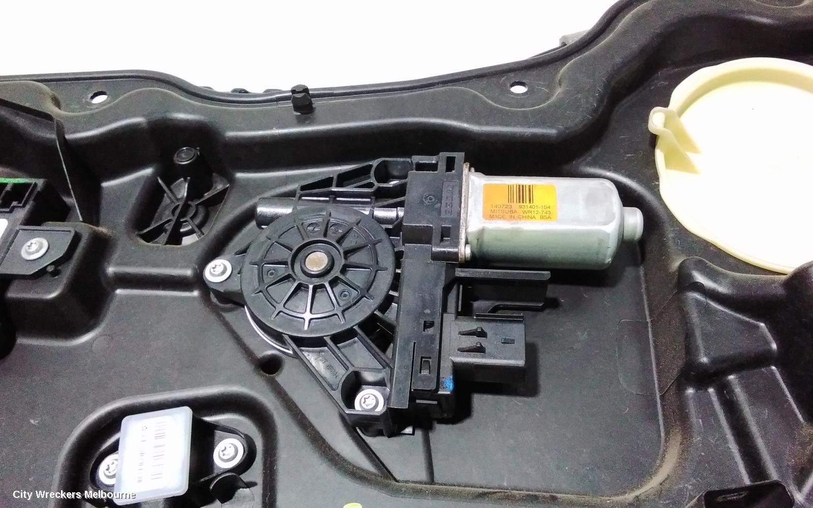 JEEP CHEROKEE RIGHT FRONT WINDOW REG/MOTOR, KL, 02/2014 ONWARDS - Image 2