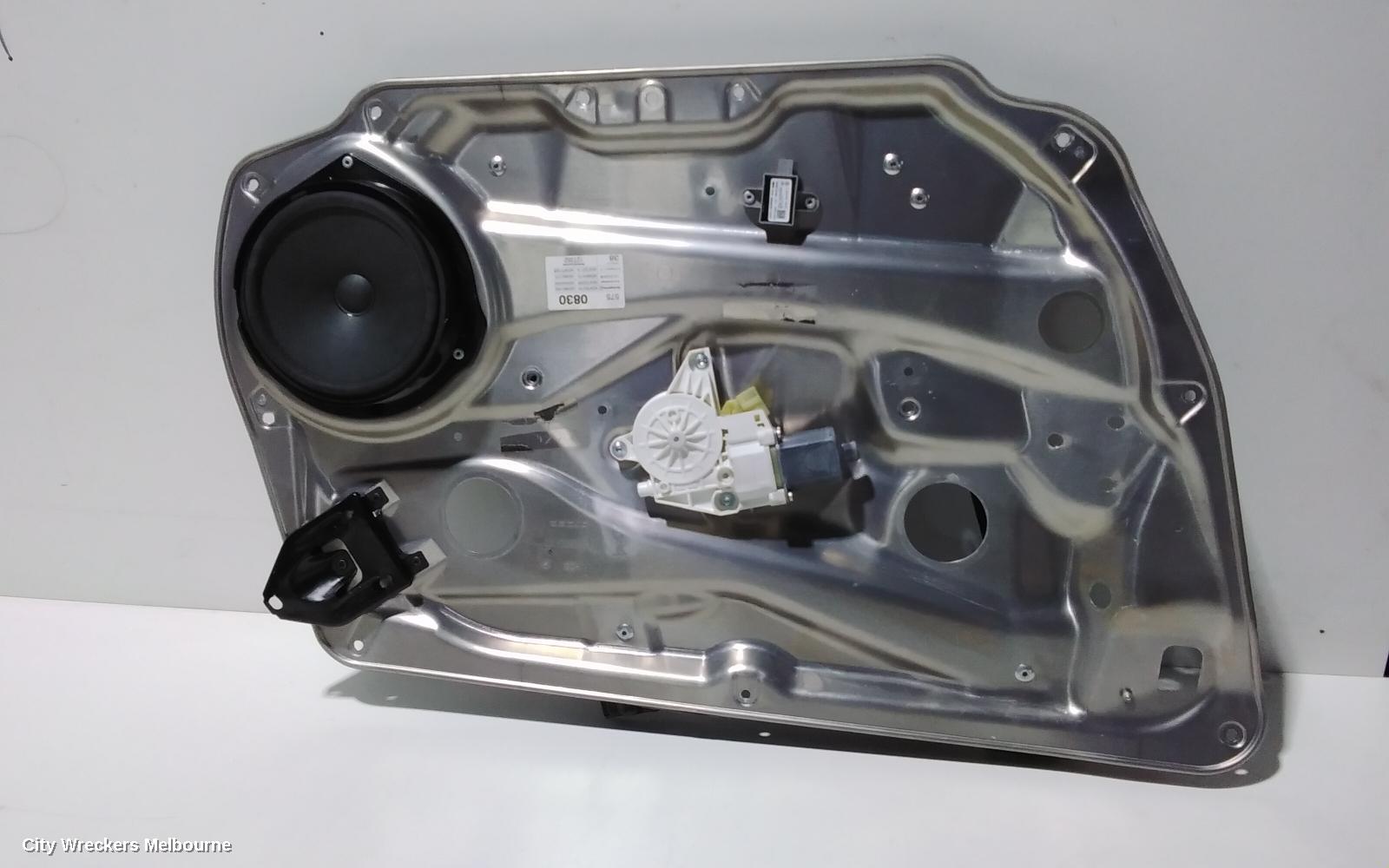 MERCEDES C CLASS LEFT FRONT WINDOW REG/MOTOR, W204, DOOR REG AND MOTOR ASSY, 07/2007 - 04/2011 - Image 1