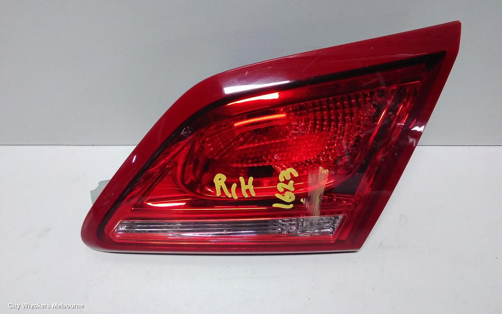 HOLDEN COMMODORE REAR GARNISH, BOOTLID LAMP (RH SIDE), VF, SEDAN, CLEAR TYPE, EVOKE/SV6/SS/INTERNATIONAL, 05/2013 - 12/2017 - Image 2