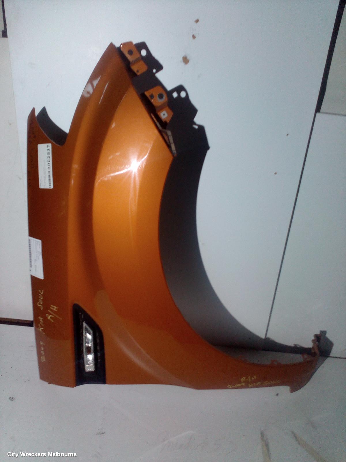 KIA SOUL RIGHT GUARD, AM, NON-SKIRT TYPE, 04/2009 - 01/2014 - Image 1