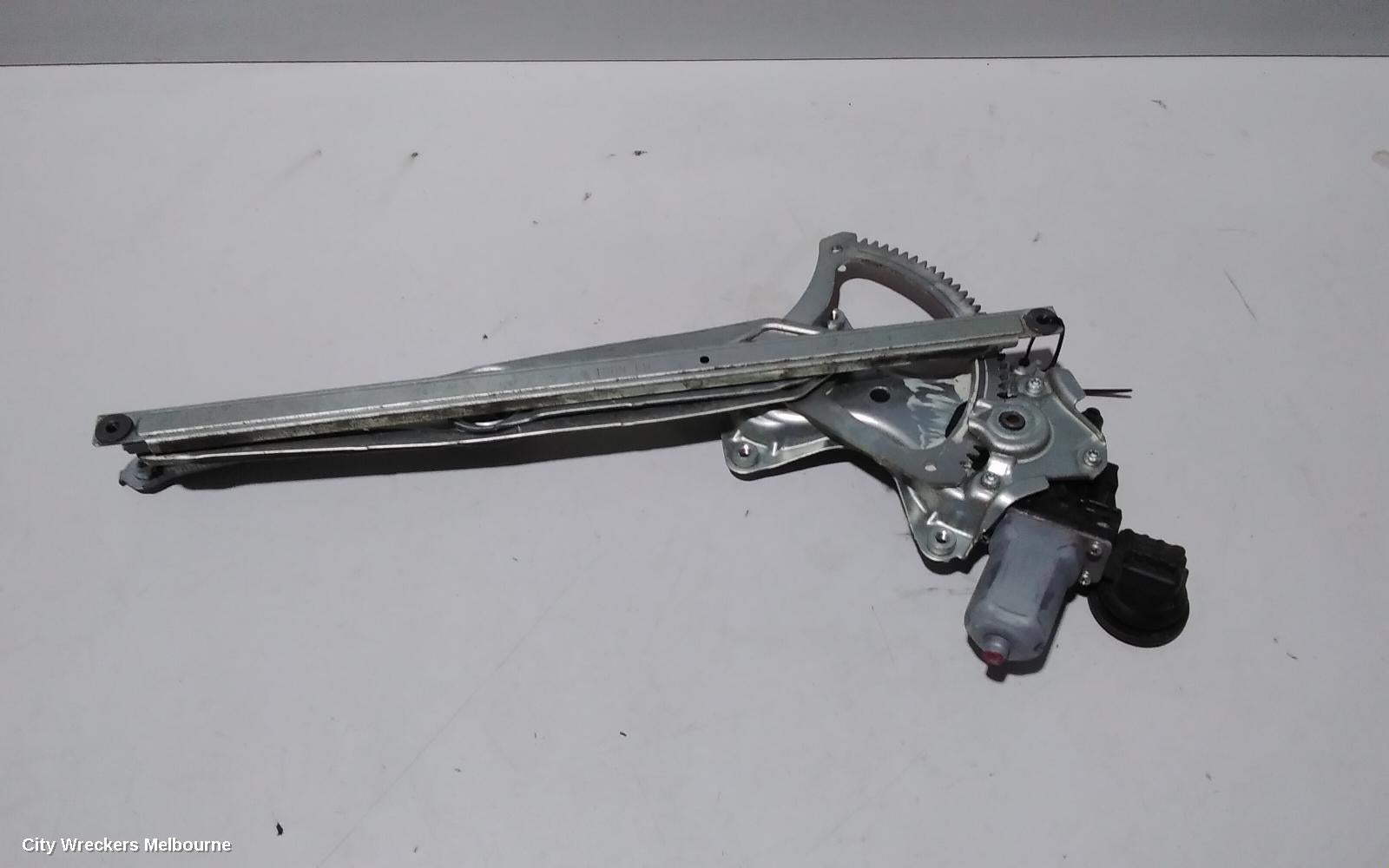TOYOTA KLUGER LEFT FRONT WINDOW REG/MOTOR, GSU40-GSU45, 08/2007 - 02/2014 - Image 3