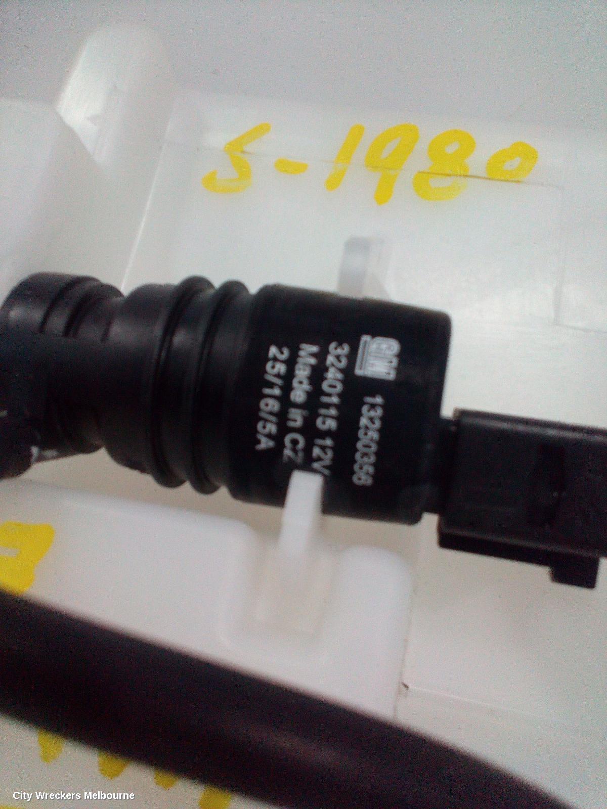 HOLDEN CAPTIVA WASHER BOTTLE, CG, 01/2011 - 06/2018 - Image 3