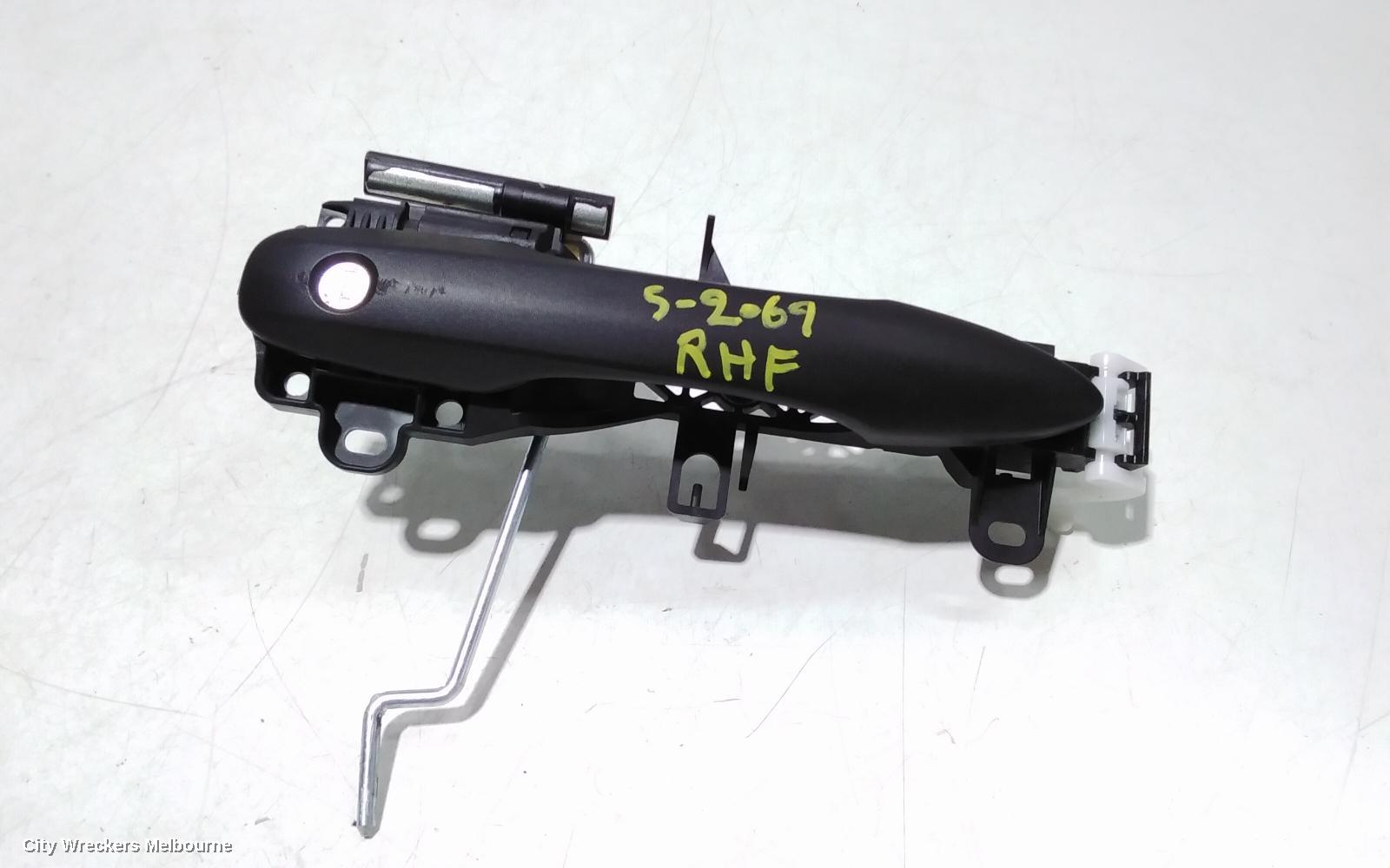 TOYOTA HIACE DOOR HANDLE, OUTER, RH FRONT, BLACK, 300 SERIES, 04/2019 ONWARDS - Image 2