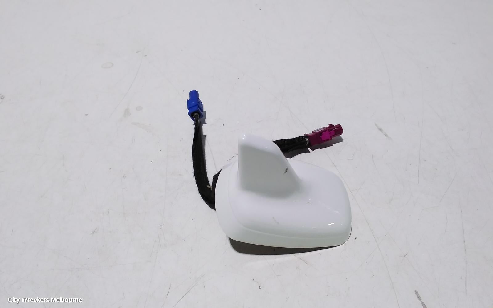AUDI Q5 ANTENNA, 8R, 03/2009 - 01/2017 - Image 1