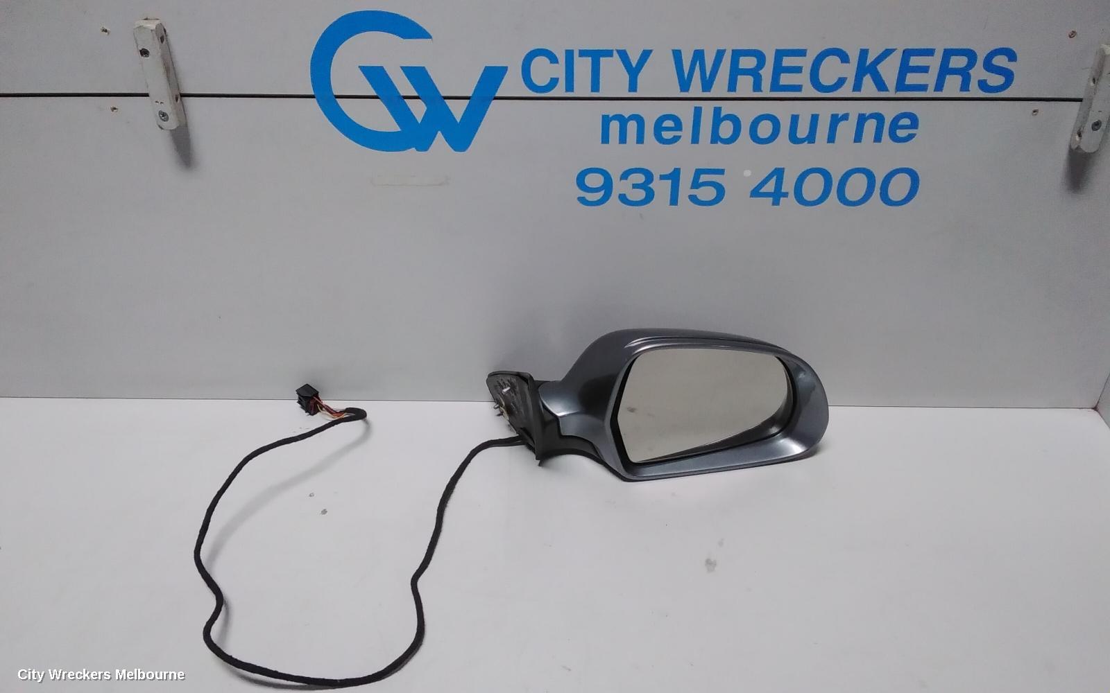 SKODA OCTAVIA RIGHT DOOR MIRROR, 1Z, ELEGANCE/SCOUT, MANUAL FOLD, W/ SURROUND LIGHT TYPE (6XD), 02/2009 - 10/2013 - Image 1