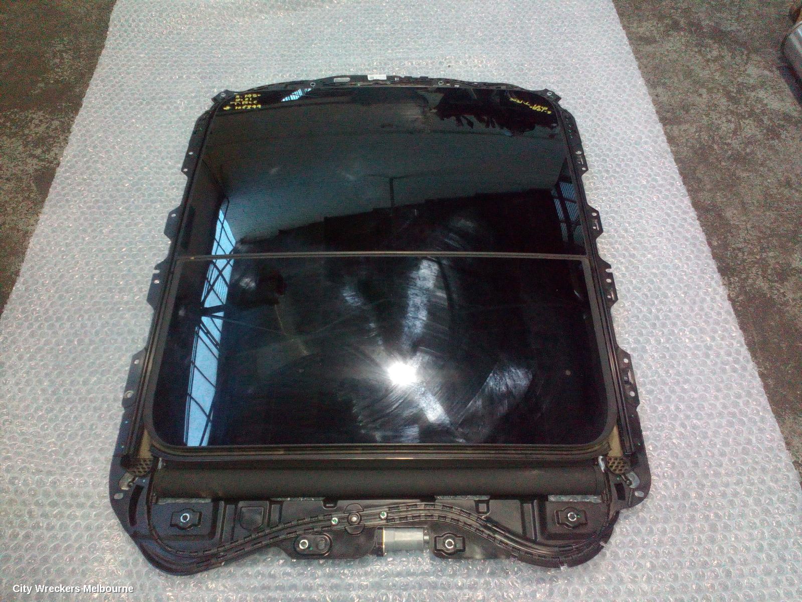 VOLKSWAGEN T-ROC ROOF GLASS/SUNROOF/T, A1, 03/2020 - 12/2025 - Image 1