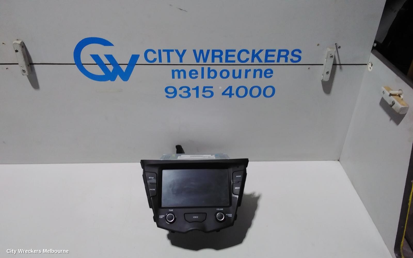 HYUNDAI VELOSTER RADIO/CD/DVD/SAT/TV, TOUCHSCREEN, GPS/NAVIGATION/BLUETOOTH/MP3/AUX W/ CD PLAYER, FS, 12/2011 - 02/2018 - Image 1