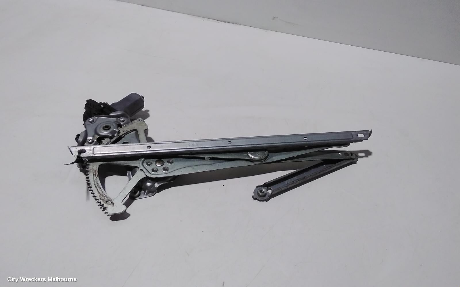 TOYOTA CAMRY LEFT FRONT WINDOW REG/MOTOR, ASV50/AVV50, POWER, 12/2011 - 10/2017 - Image 3