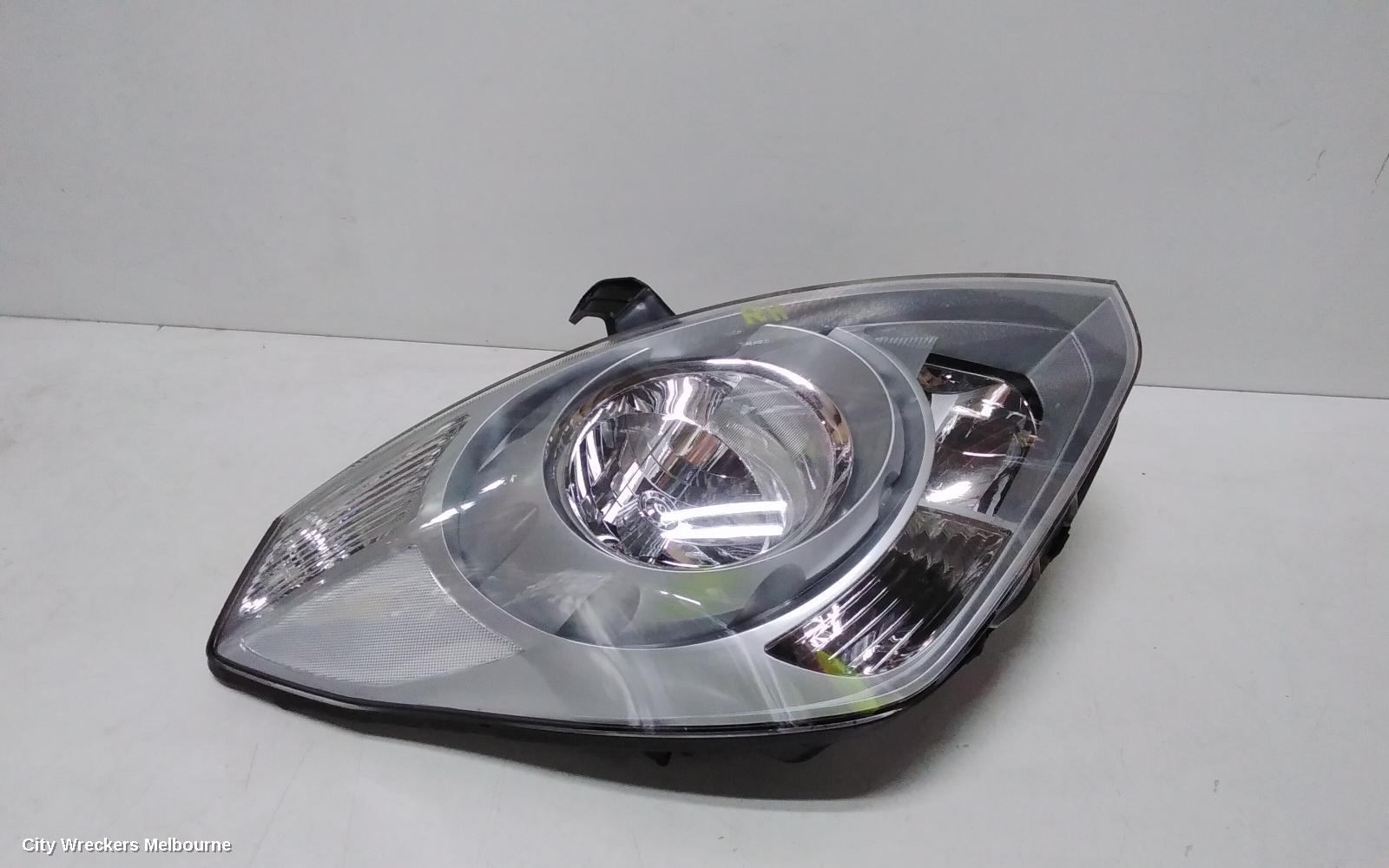 HYUNDAI ILOAD/IMAX RIGHT HEADLAMP, TQ, ILOAD/IMAX, HALOGEN TYPE, 11/2007 - 02/2018 - Image 2