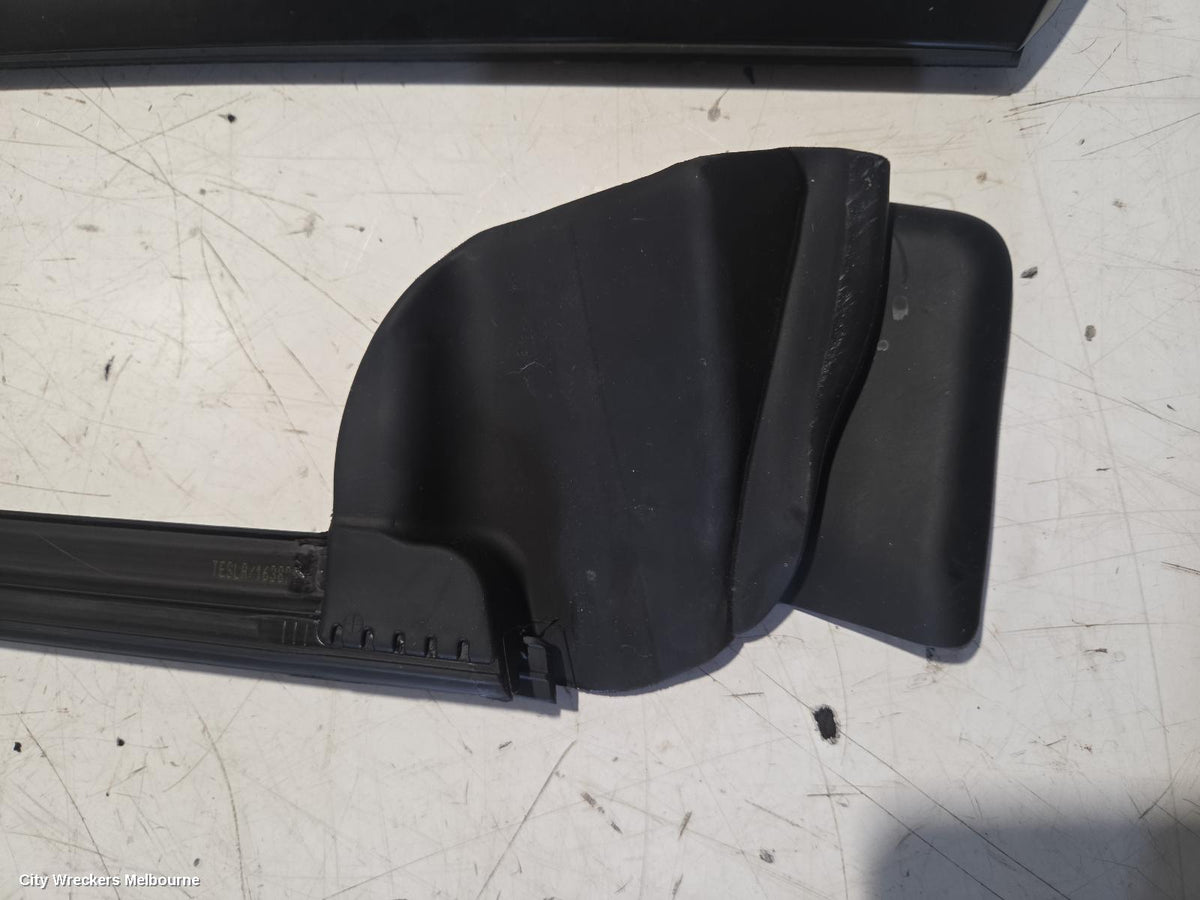 TESLA MODEL Y DOOR MOULD, LHR BELT MOULD (INNER AND OUTTER) - 2025+: 148056, 1ST GEN, 03/2022 ONWARDS - Image 2