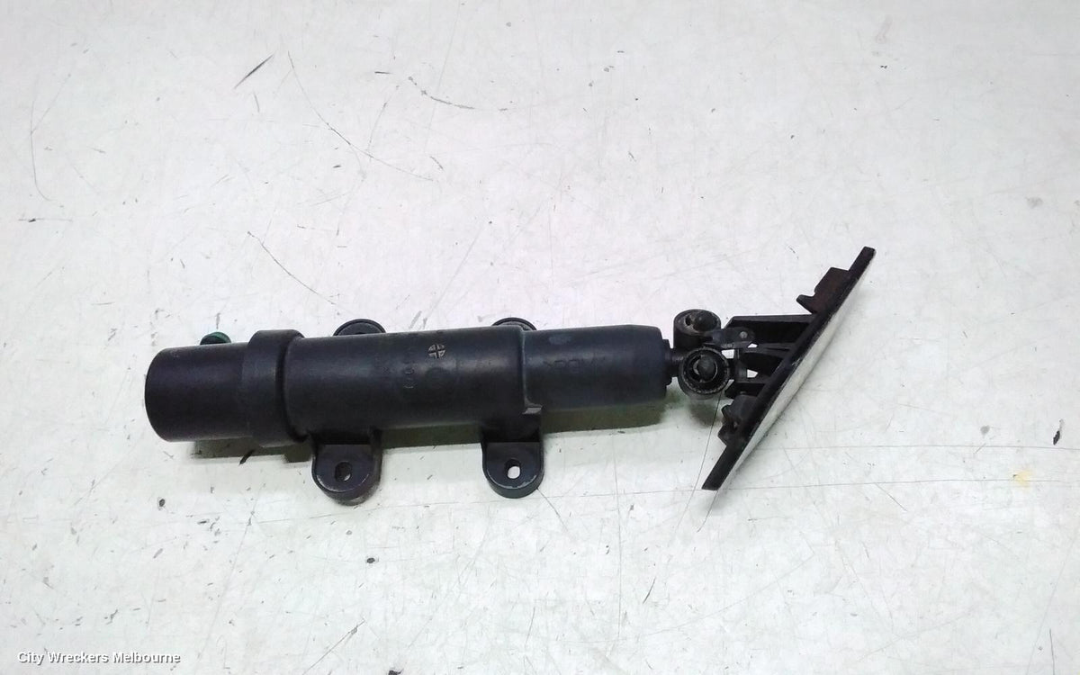 SKODA SUPERB WASHER JET, 3T 03/2009 - 12/2015 - Image 1