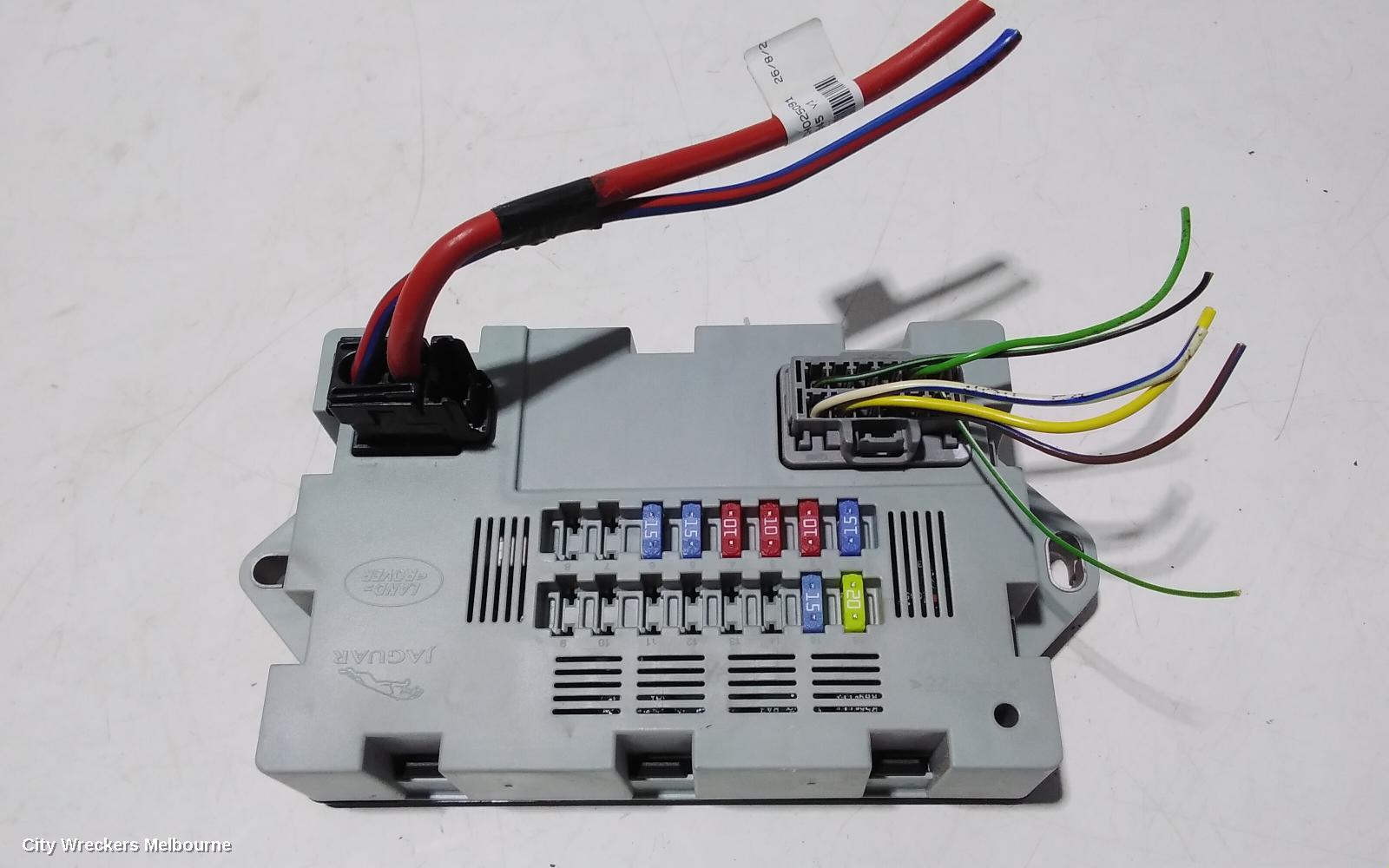 LAND ROVER DISCOVERY SPORT FUSE BOX, IN BOOT, L550, 01/2015 ONWARDS - Image 3