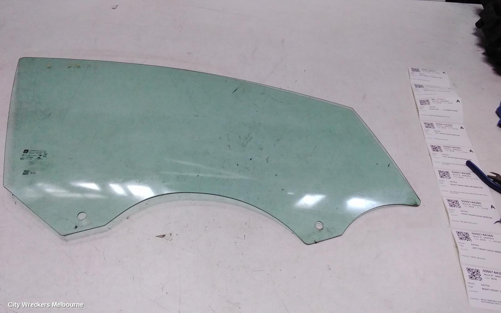 HOLDEN ASTRA RIGHT FRONT DOOR WINDOW, BK-BL, 09/2016 - 12/2020 - Image 3