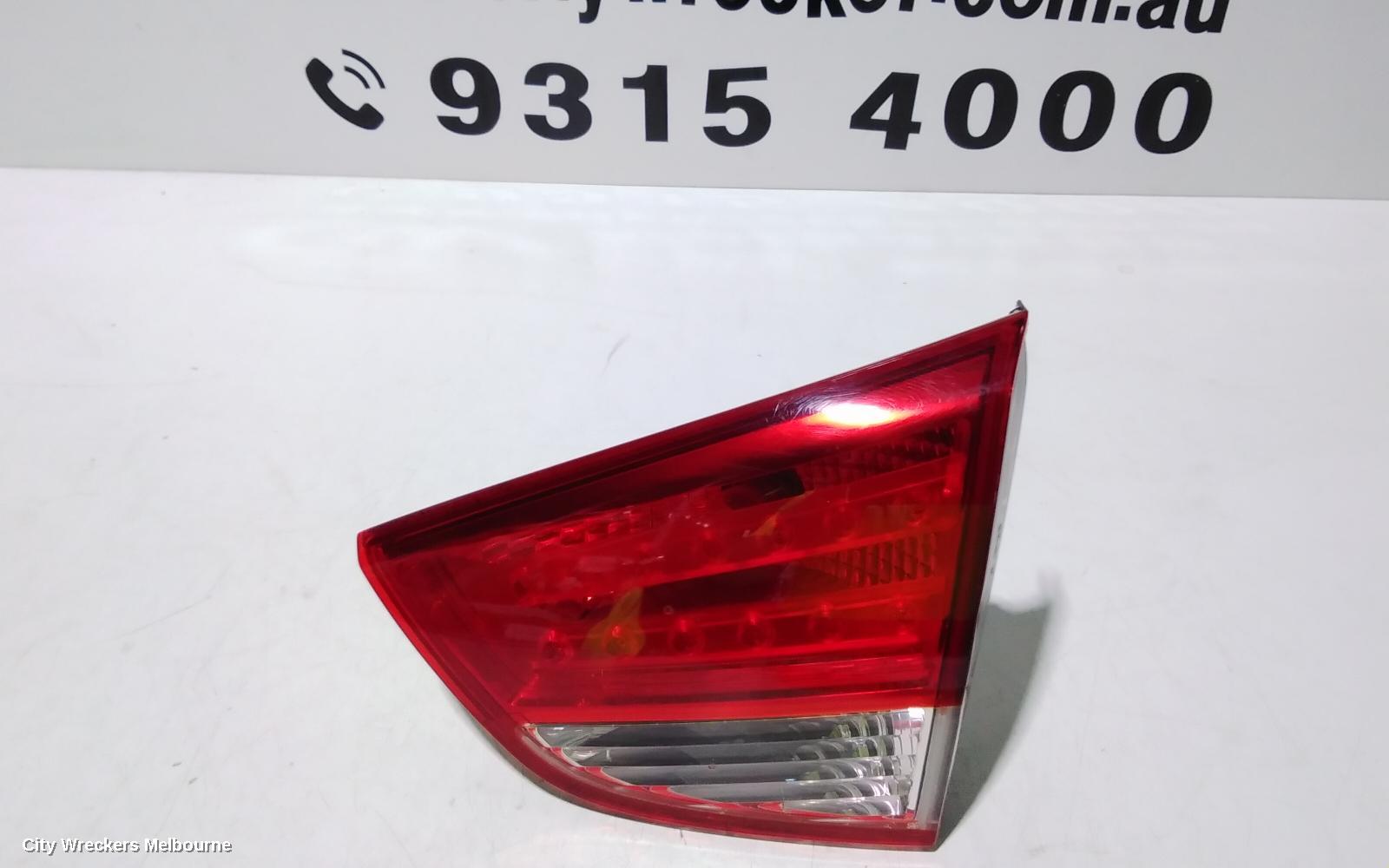 HYUNDAI IX35 REAR GARNISH, TAILGATE LAMP (RH SIDE), LM SERIES (VIN TMAJ), 10/2013 - 01/2016 - Image 2
