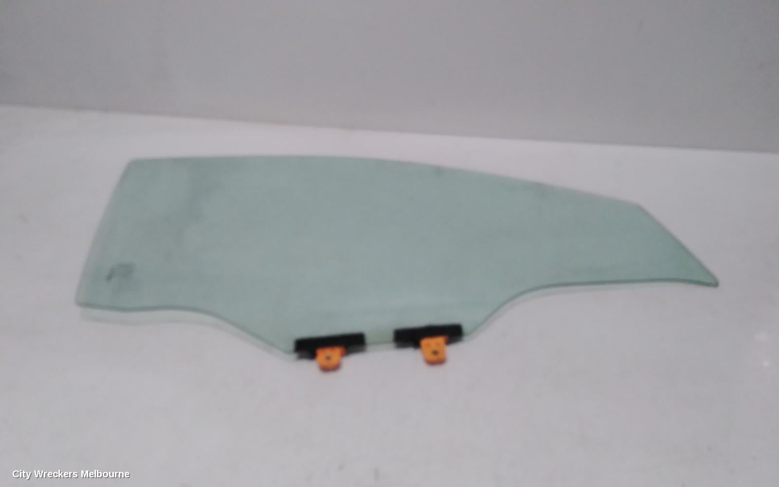 NISSAN NAVARA RIGHT FRONT DOOR WINDOW, NP300, LAMINATED, 04/2015 ONWARDS - Image 1